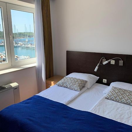 Apartment Aci Marina Cres Zewnętrze zdjęcie