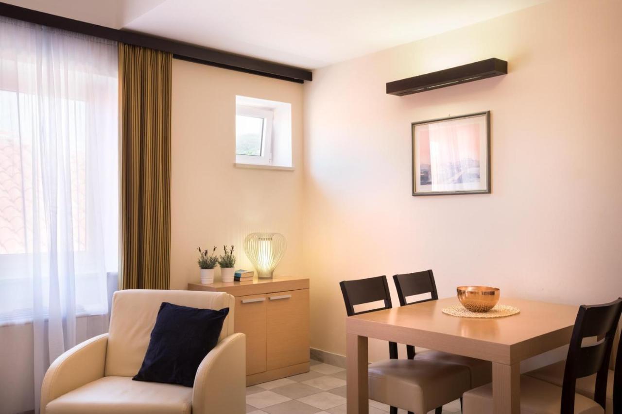 Apartment Aci Marina Cres Zewnętrze zdjęcie