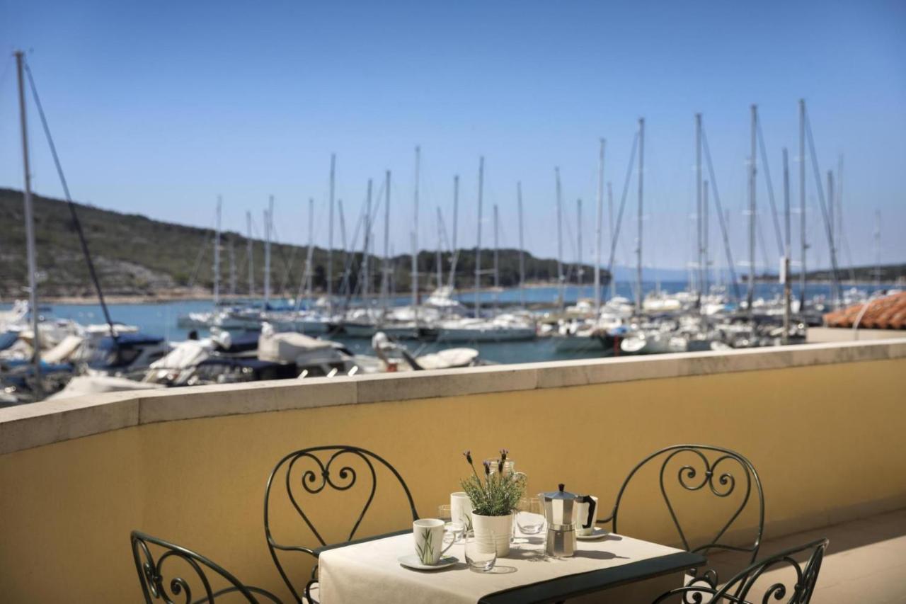 Apartment Aci Marina Cres Zewnętrze zdjęcie