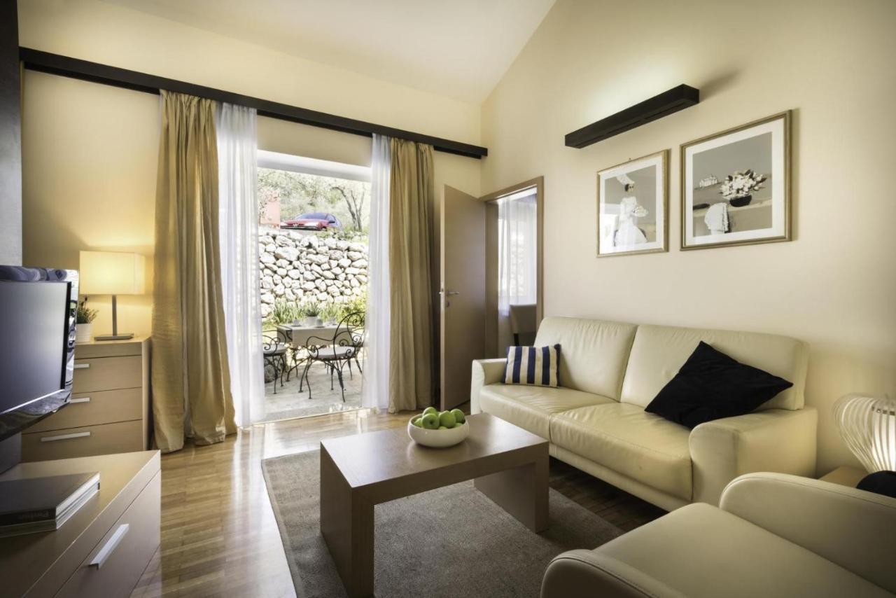 Apartment Aci Marina Cres Zewnętrze zdjęcie