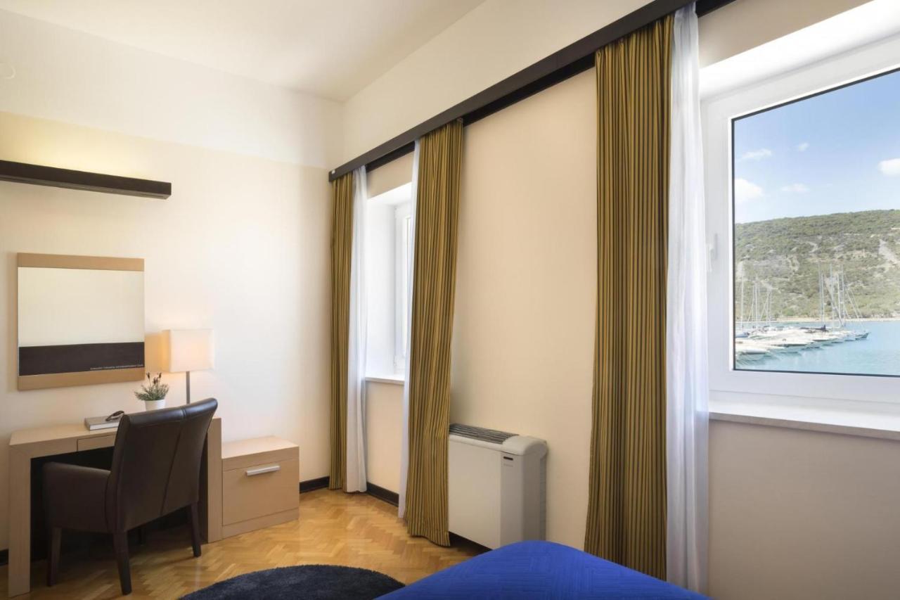 Apartment Aci Marina Cres Zewnętrze zdjęcie